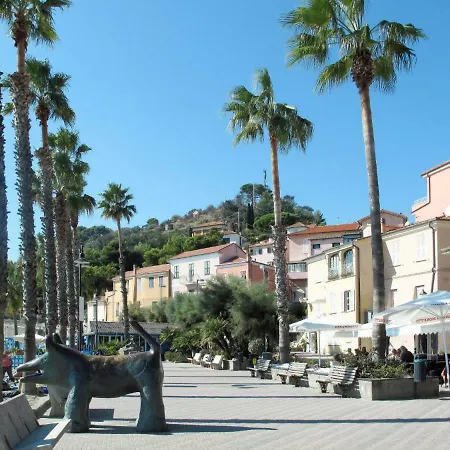 Locazione Turistica La Scogliera *